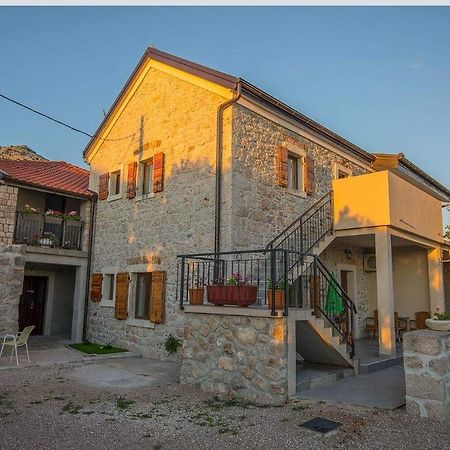 Apartments Punta Стариград-Пакленица Экстерьер фото